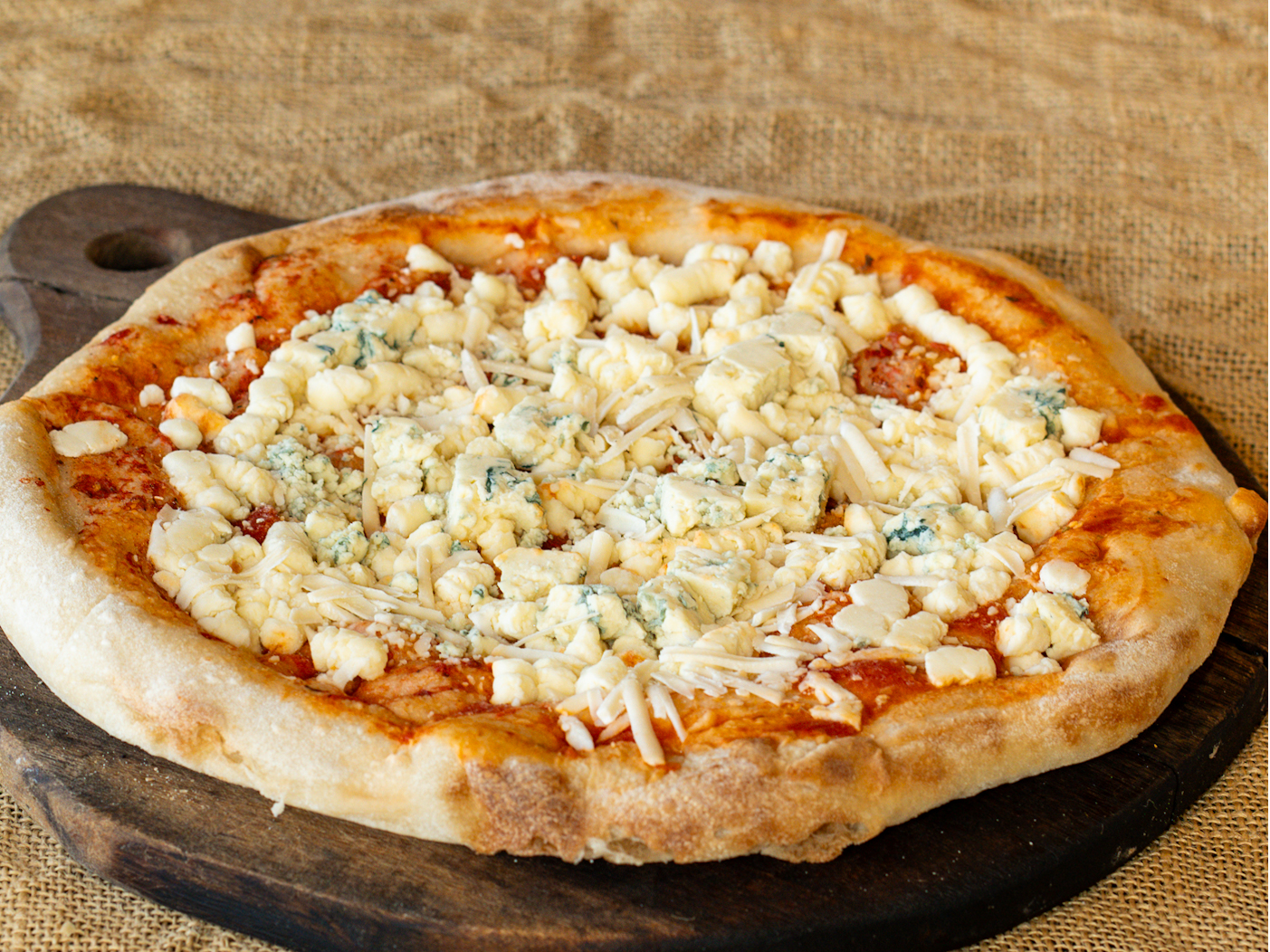 PIZZAS Queso Azul y Nuez - 8 porciones