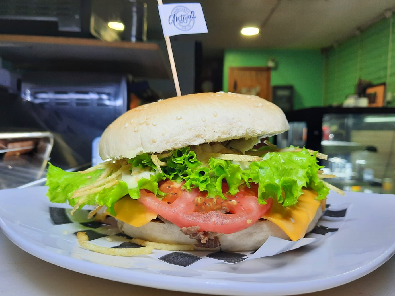 HAMBURGESA PELOLAIS!