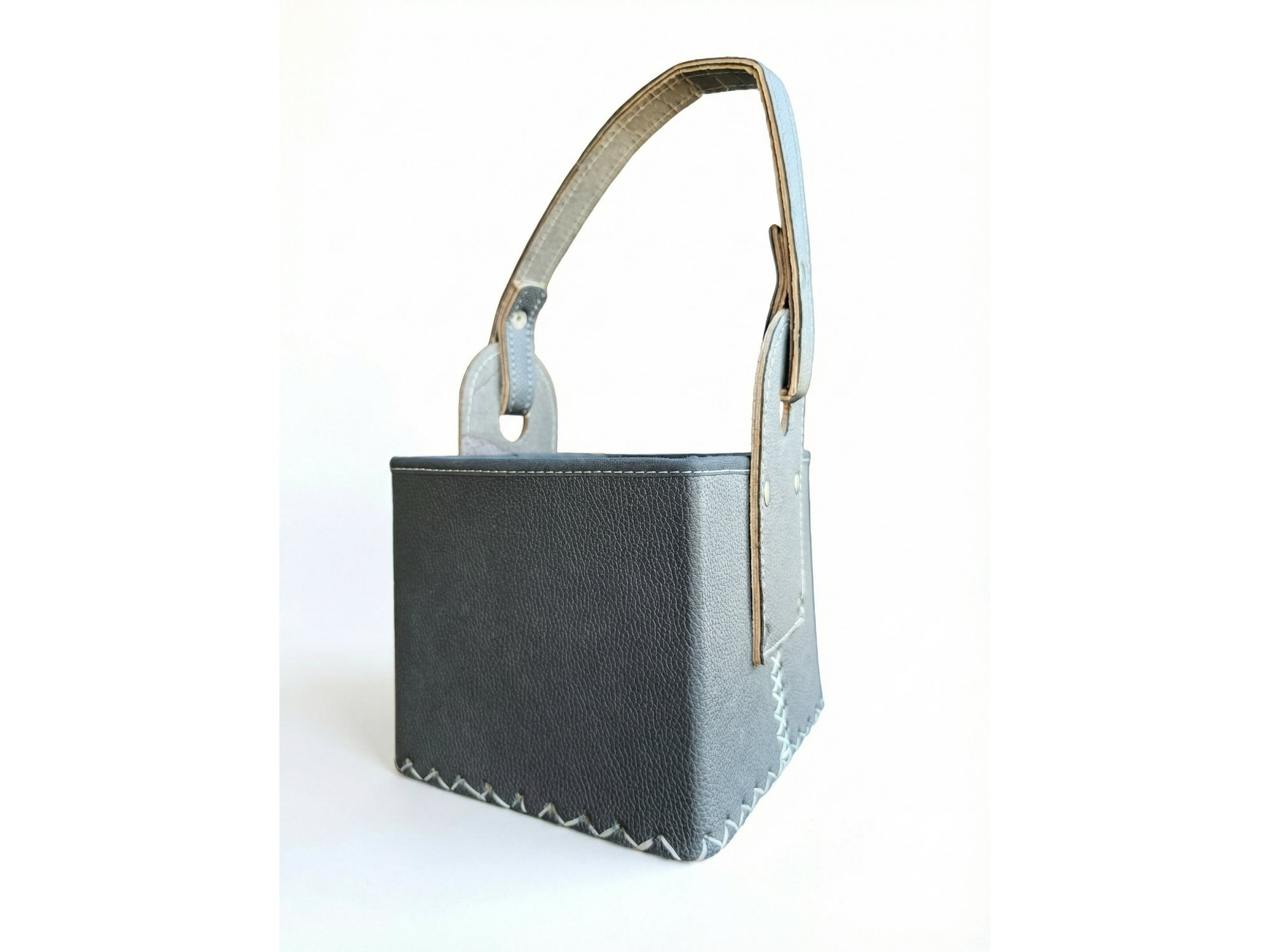 Canasta Matera Cuero