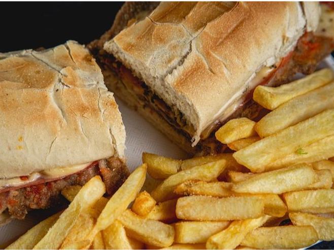 SANGÜI DE BIFE DE CARNE