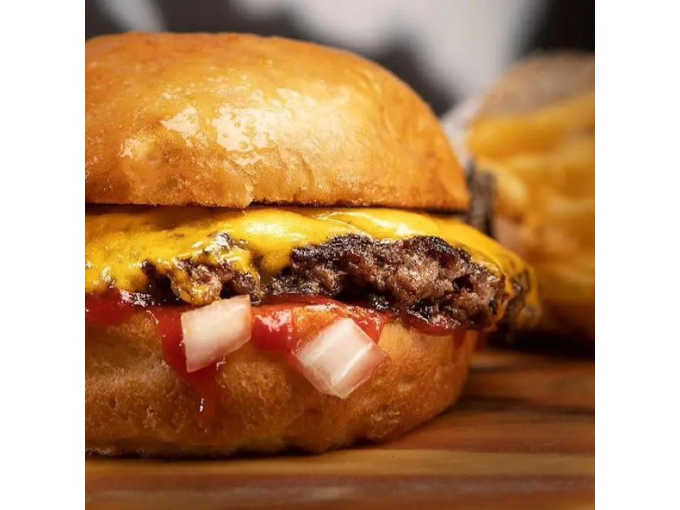 CHEESEBURGER S/PAPAS S/GASEOSA