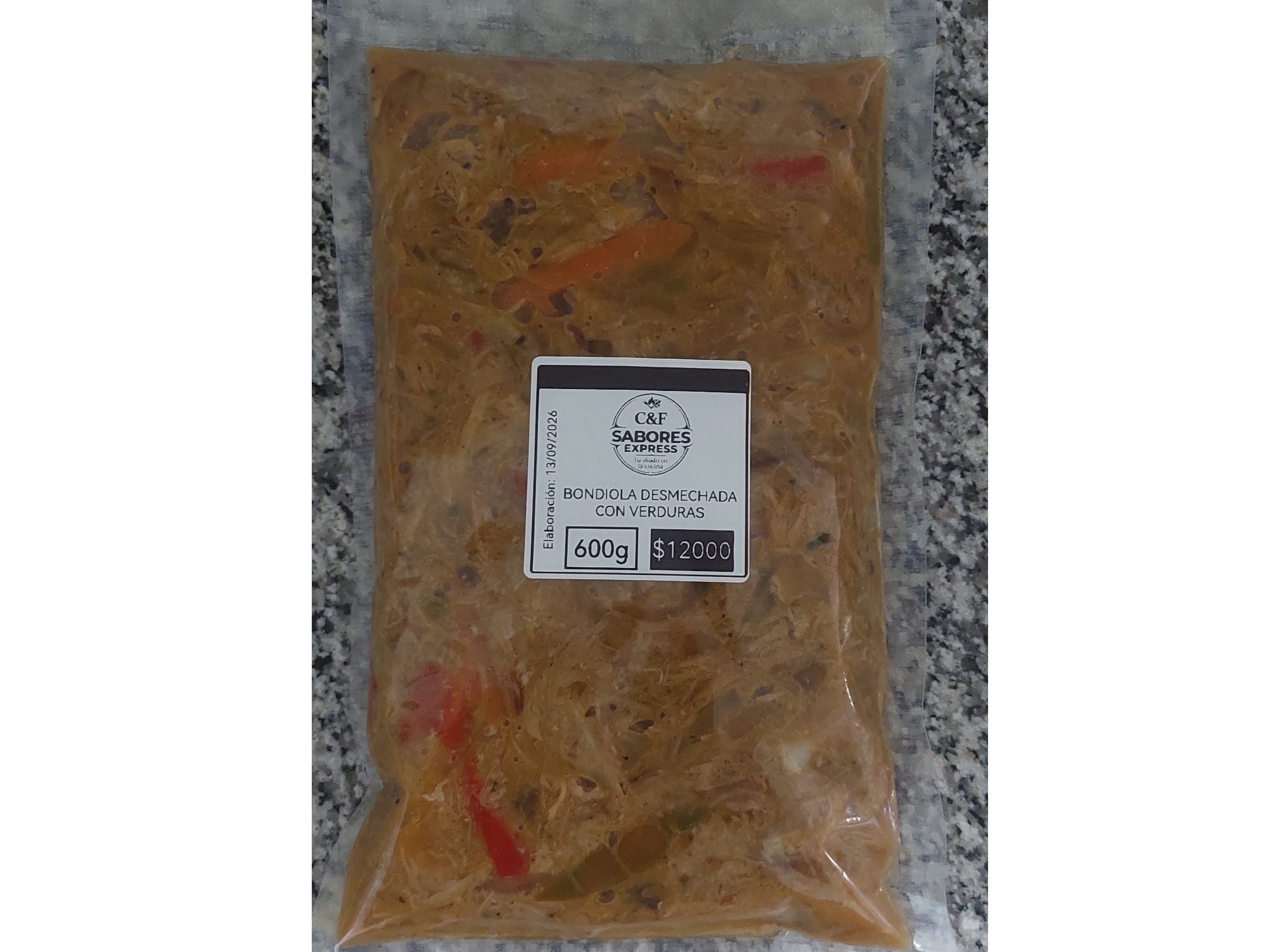 Bondiola desmechada con verduras de C&F Sabores Express