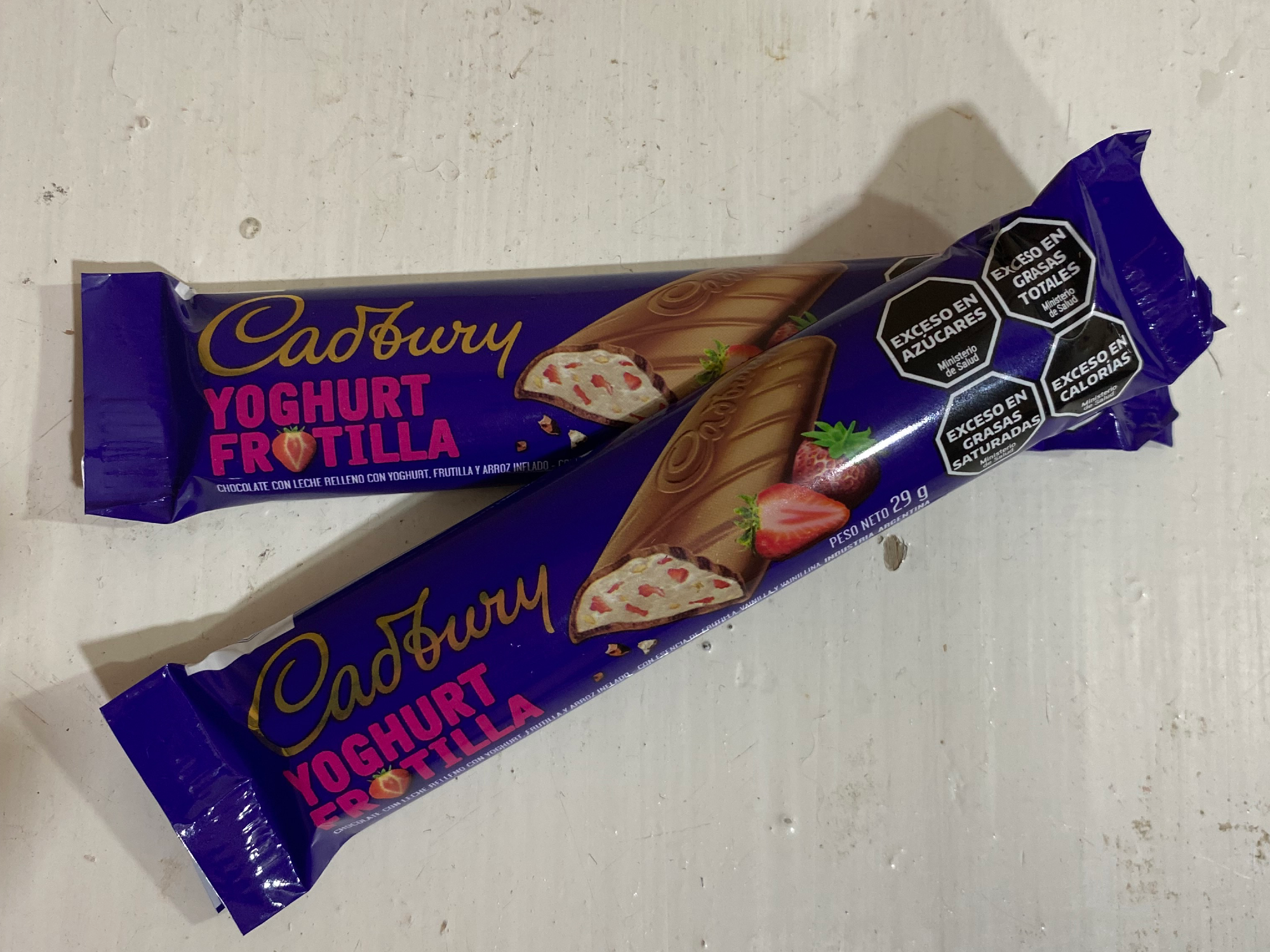 Cadbury de frutilla de Postres Abril