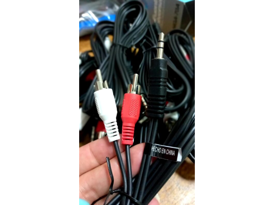 CABLE PLUG A DOBLE RCA 1,5MTS (46008)(LD)(AUDIO Y VIDEO)