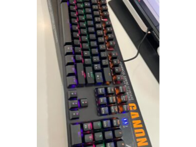 TECLADO MECANICO RETROILUMINADO NOGA GANON