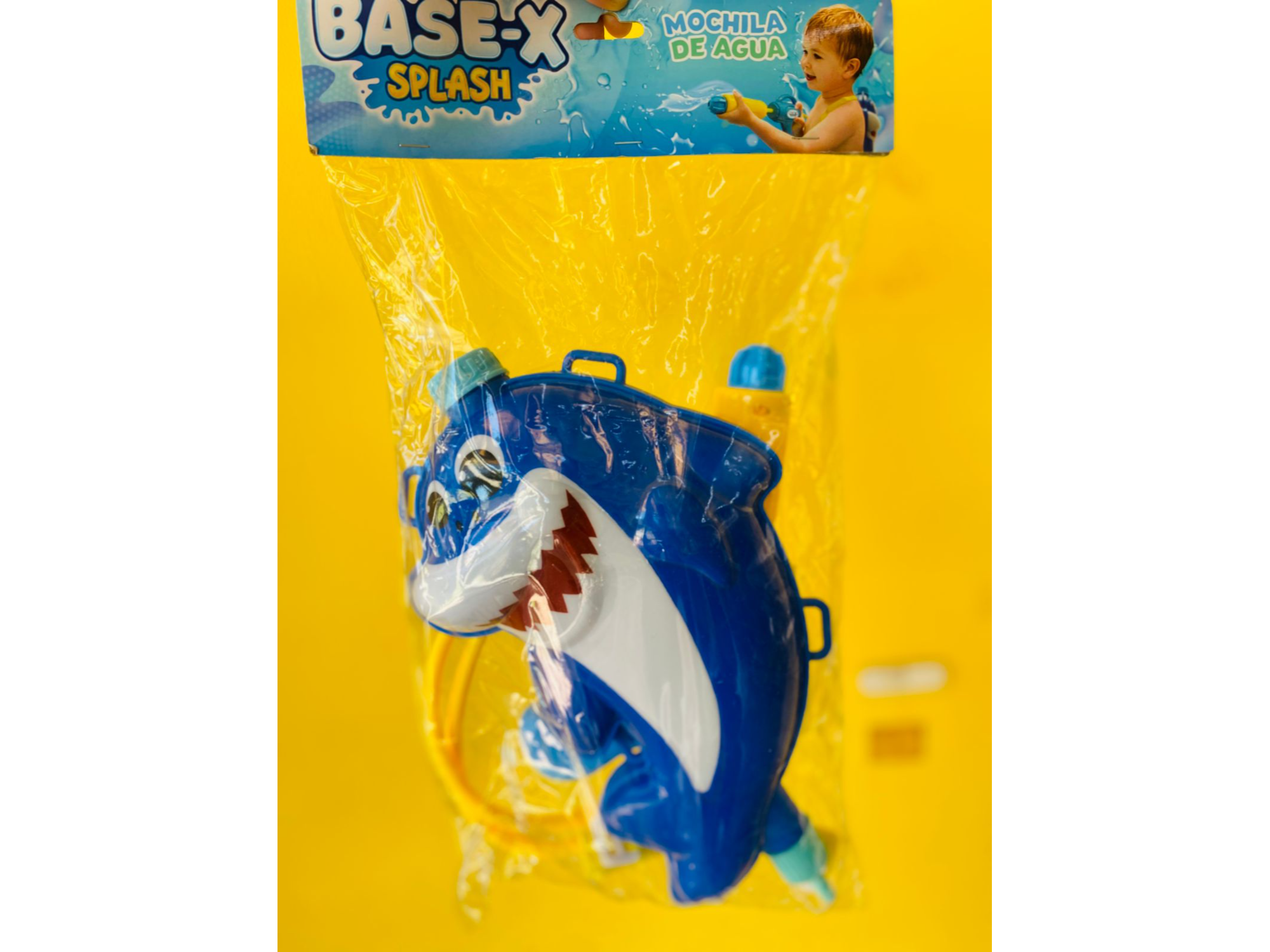 mochila de agua tiburon