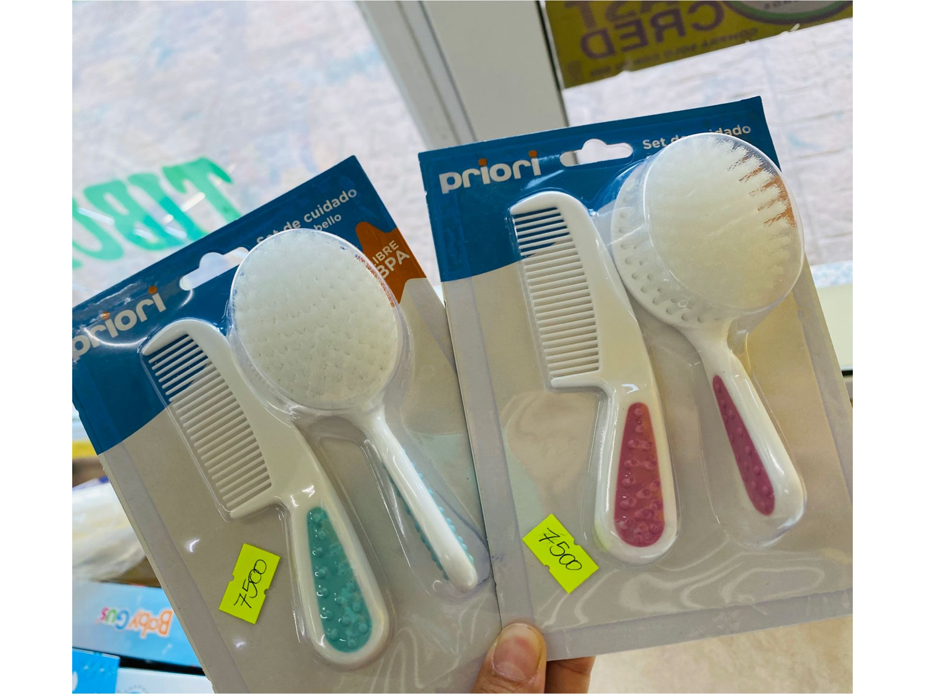 Peine y cepillo Priori 1524