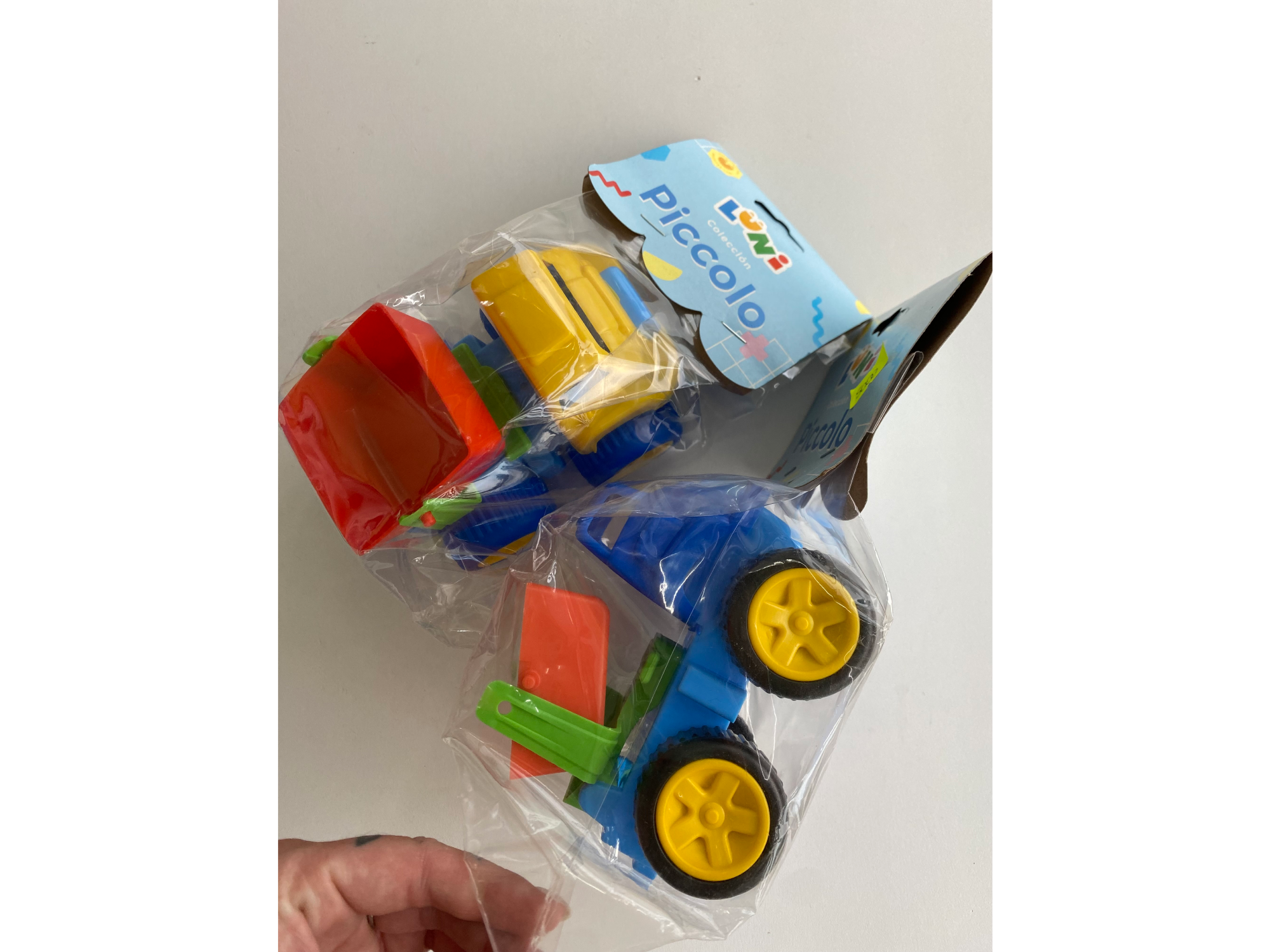 Camión volquete luni