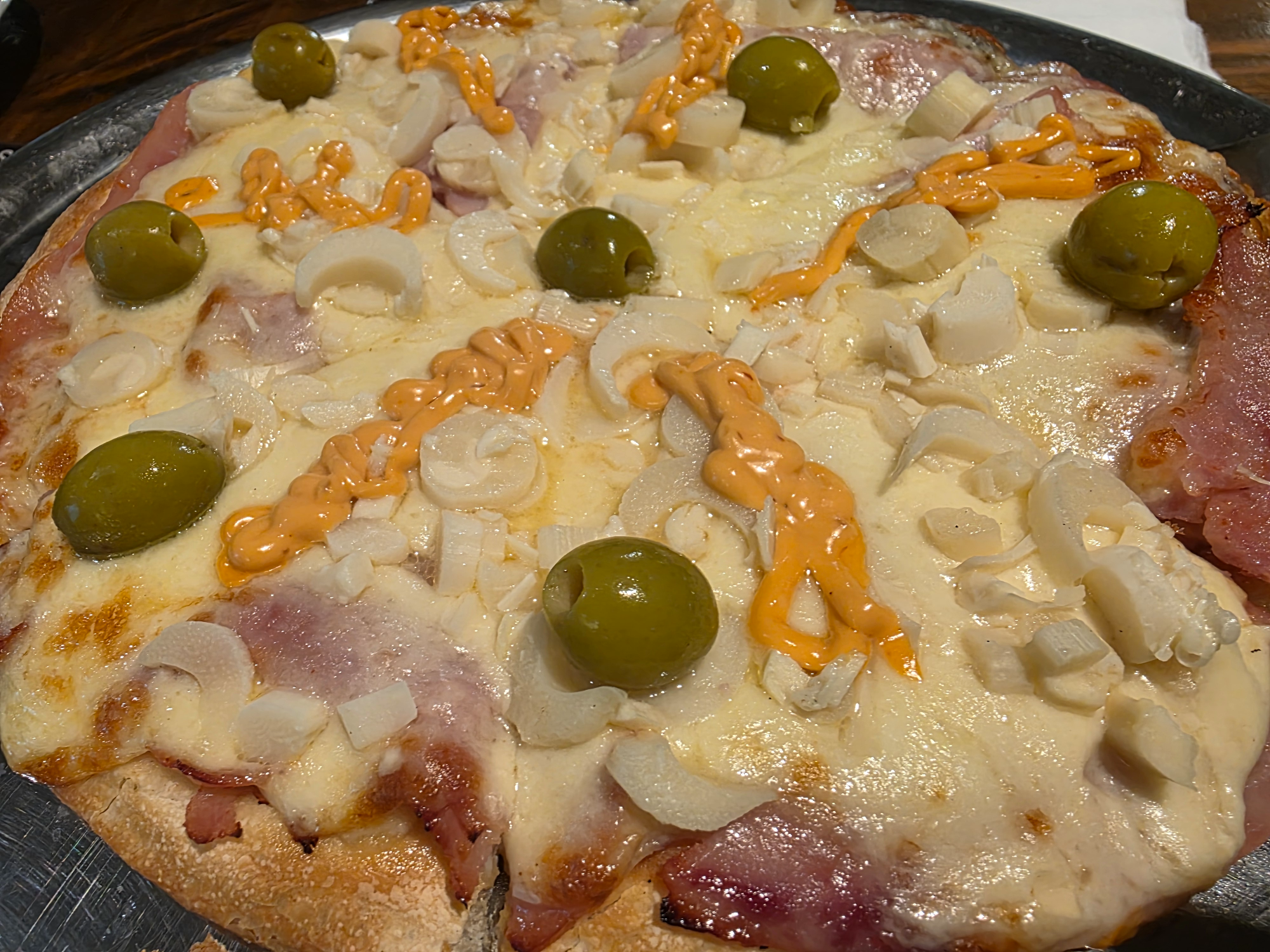 Pizza Jamon y Palmitos