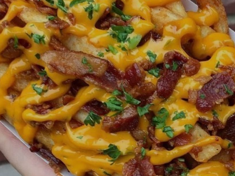 PAPAS CON CHEDDAR (porción MEDIANA)