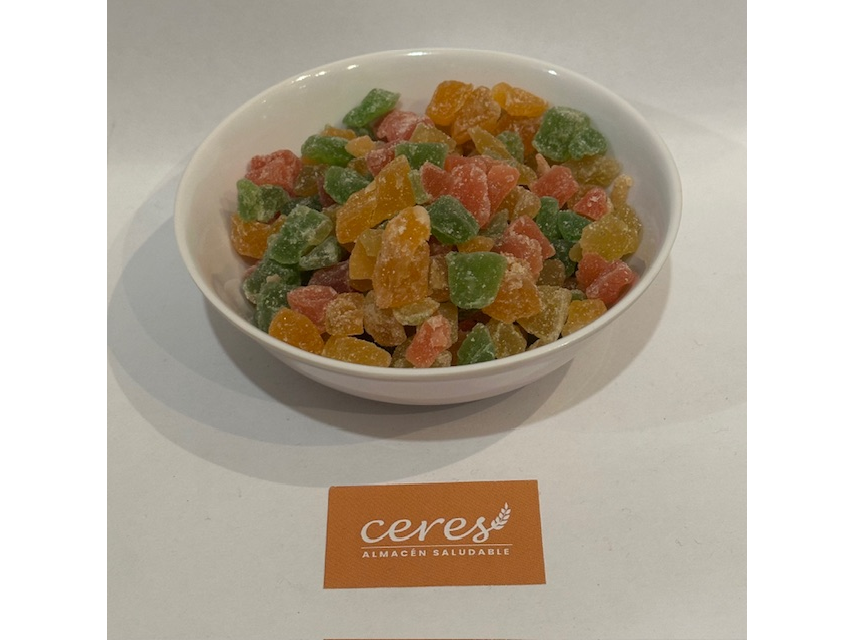 Ananá en cubos de colores