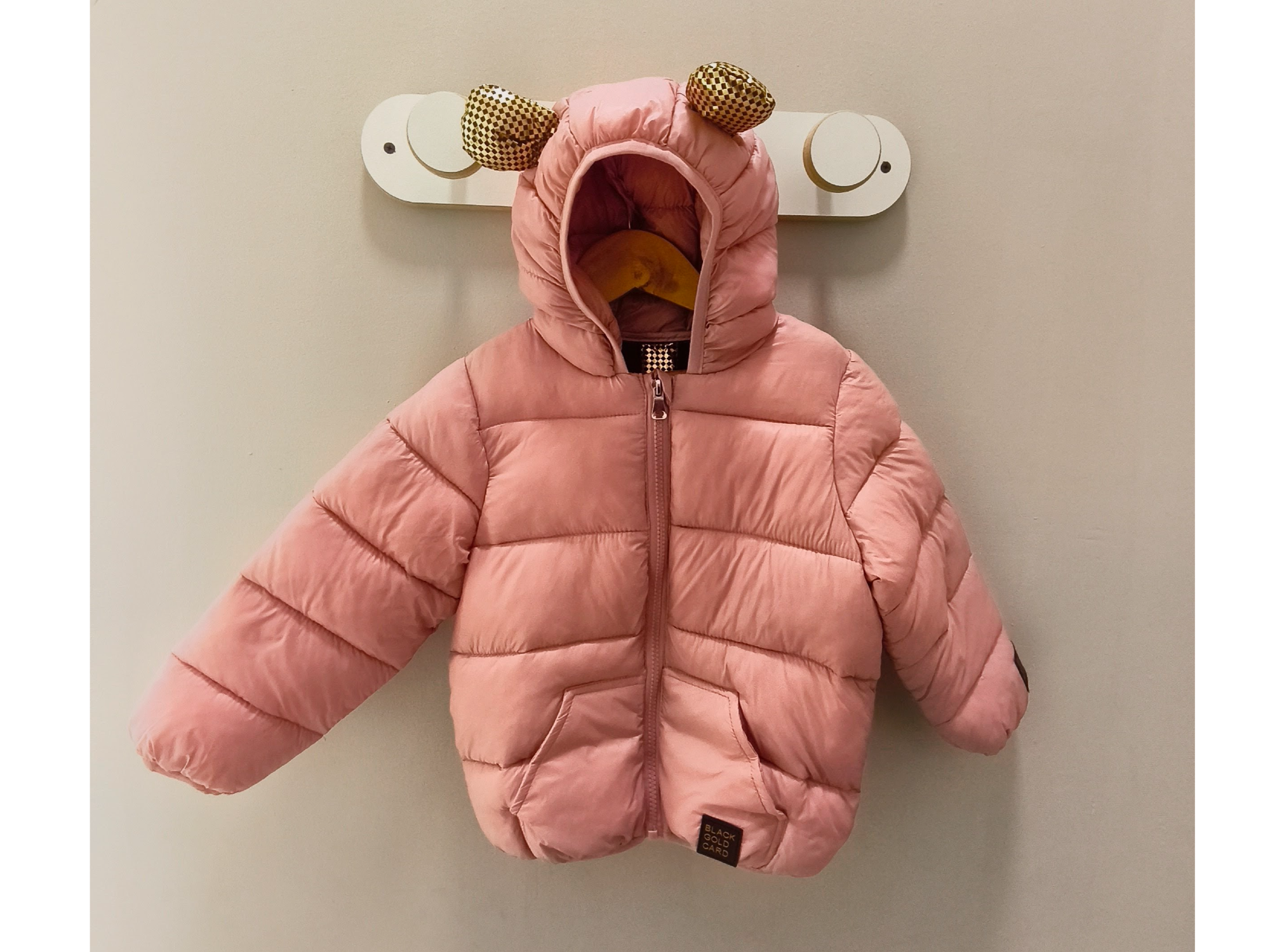 Campera Puffer con orejas doradas