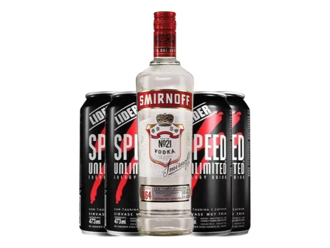 SMIRNOFF 700cc + 4 ENERGIZANTES