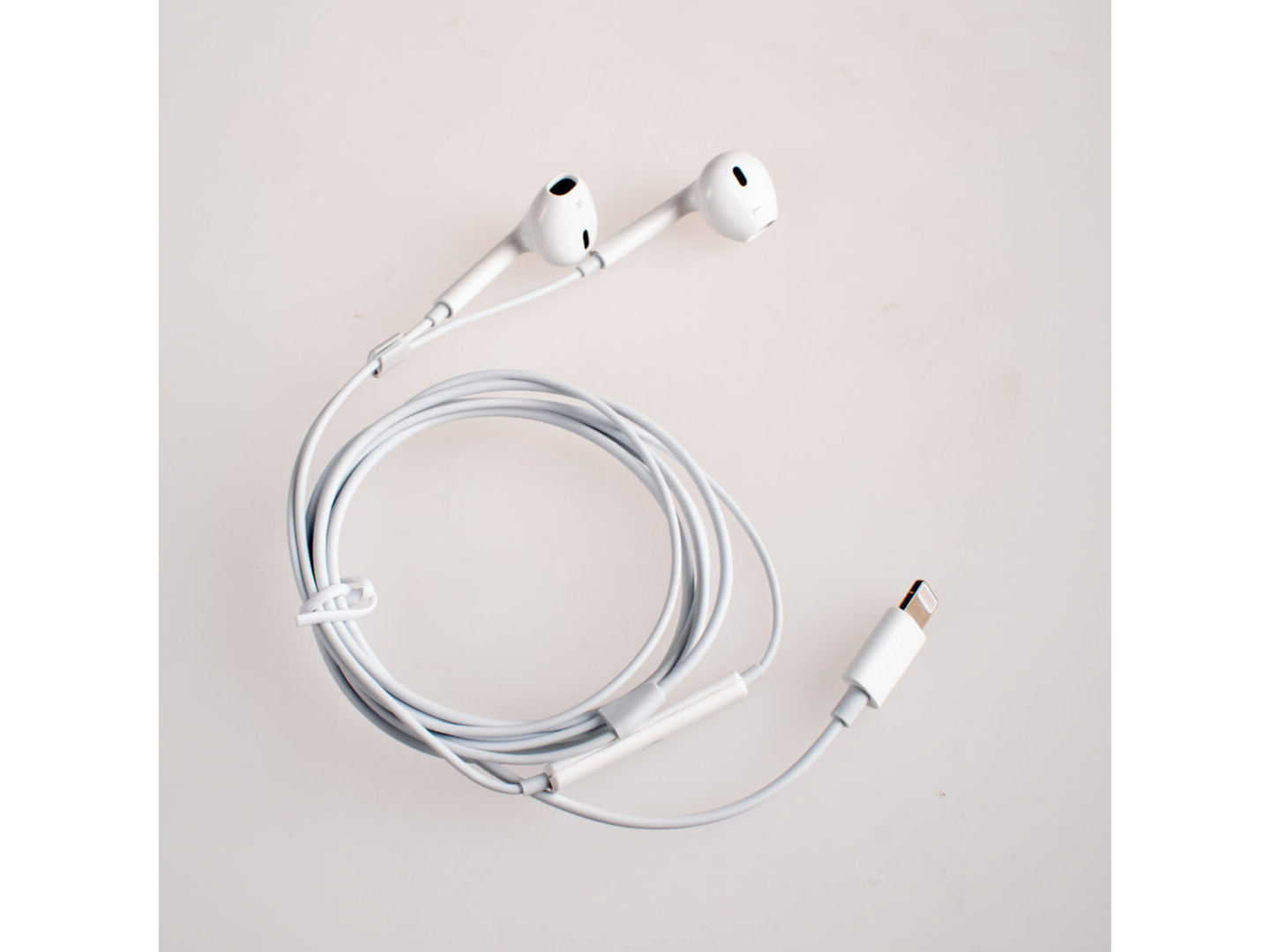 AURICULAR IPHONE ROYAL CON CABLE