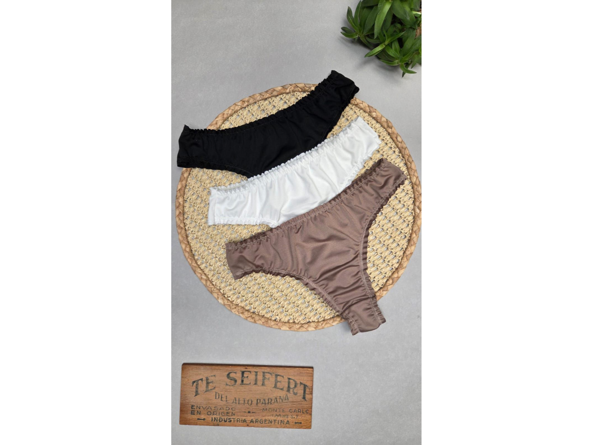 Docena Colaless Frufru