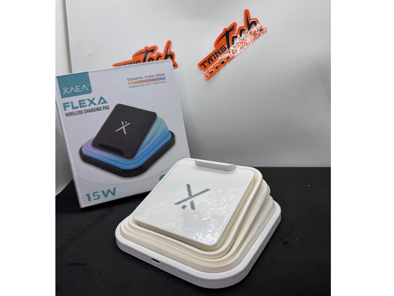 cargador inalambrico y lampara