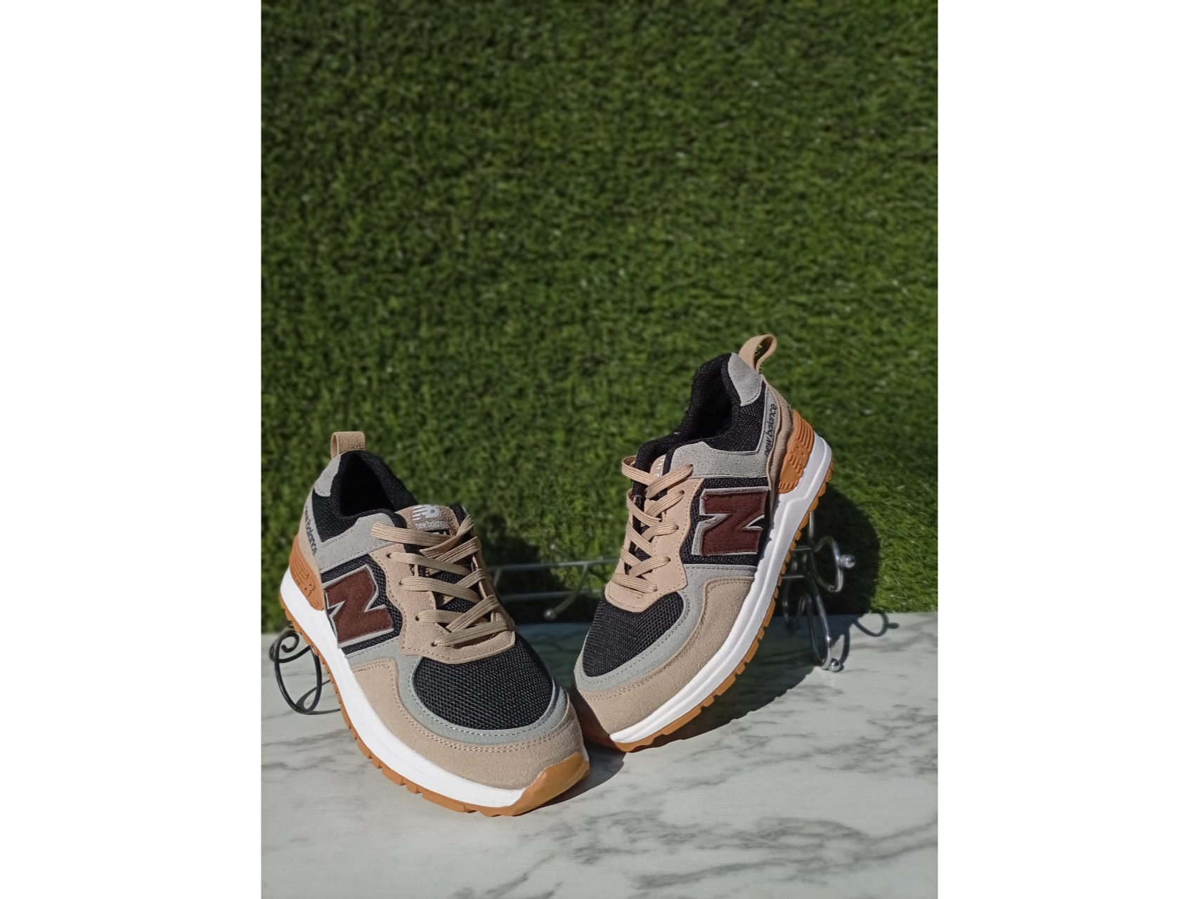 NB 574 Negra- beige- gris