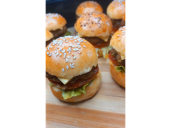 12 MINI BURGUERS