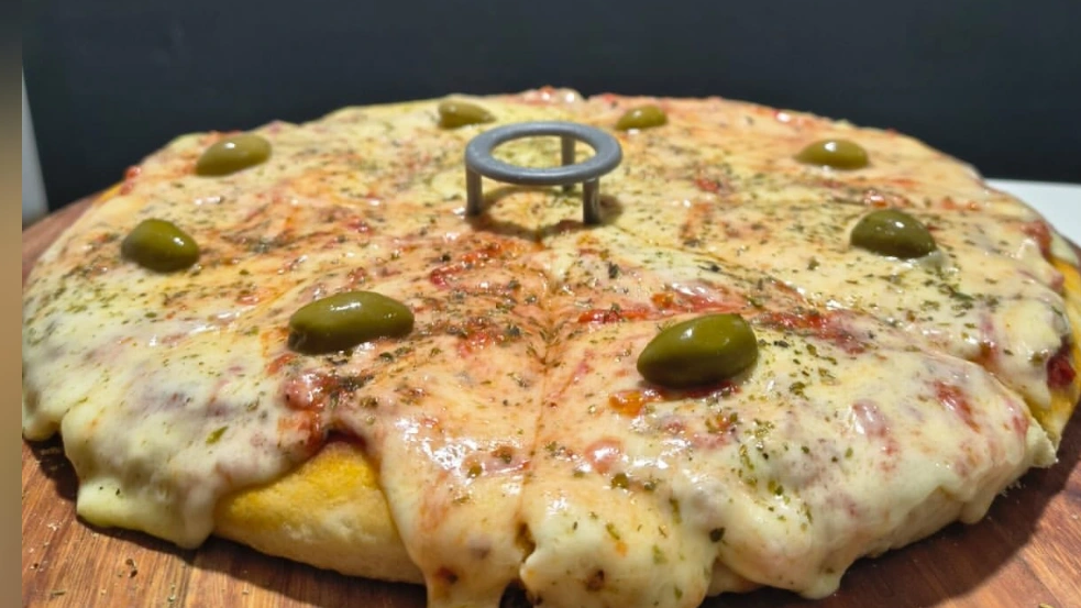 MEDIA PIZZA