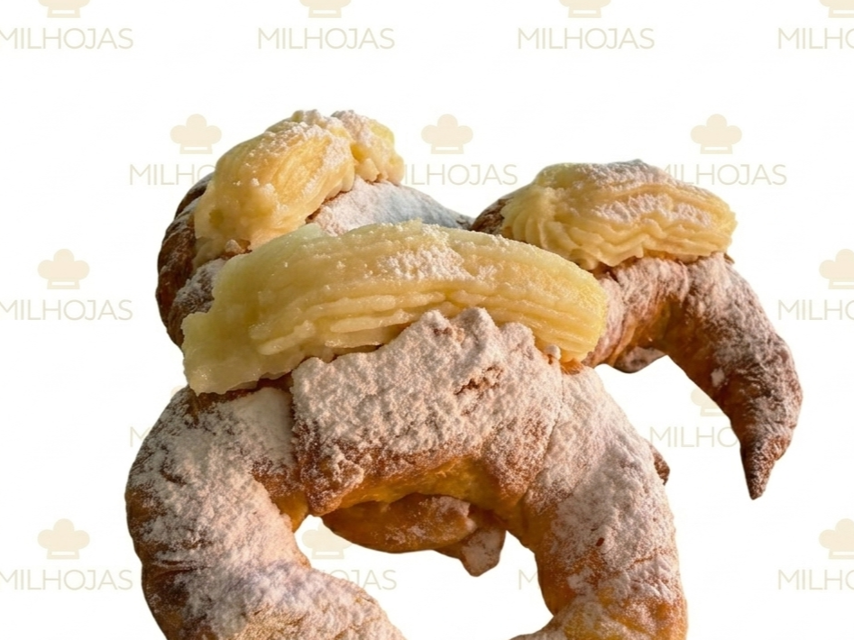 MEDIALUNA CON CREMA PASTELERA