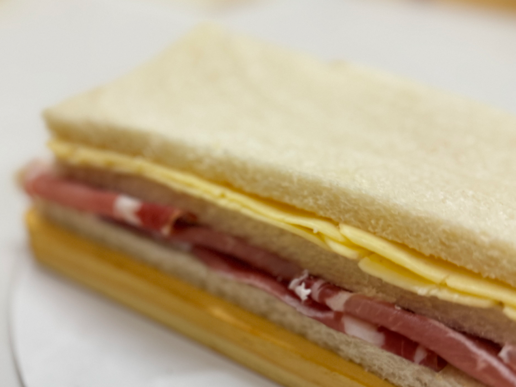 Jamón crudo y ananá x3