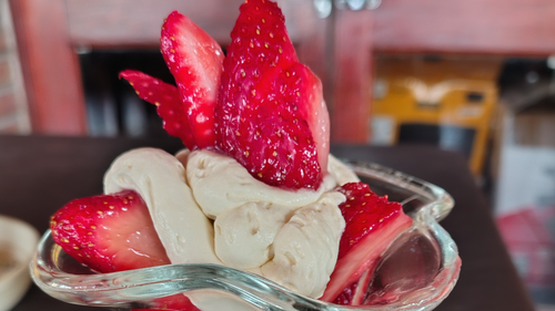 FRUTILLAS CON CREMA