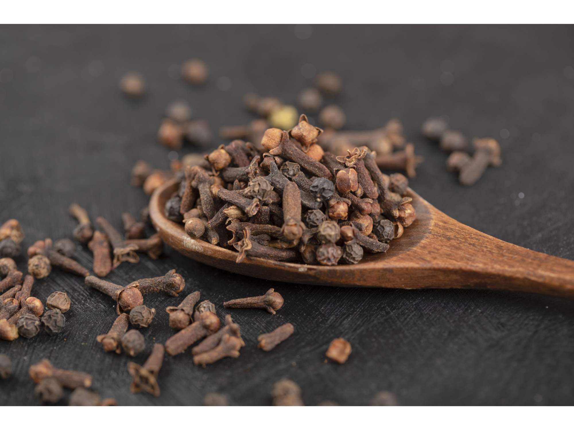 Clavo de olor en grano