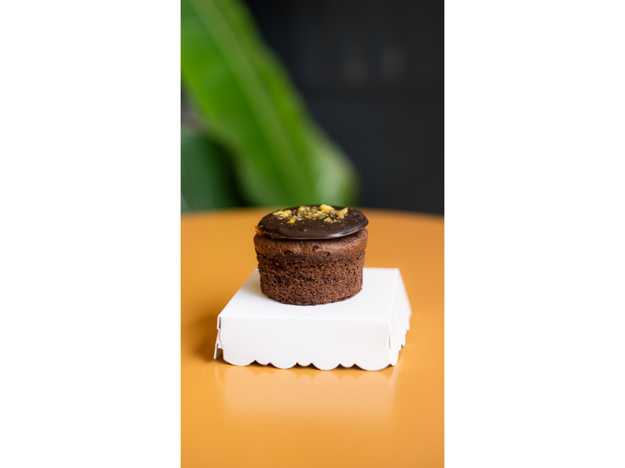 MINI BOMBA DE CHOCOLATE Y PISTACHO