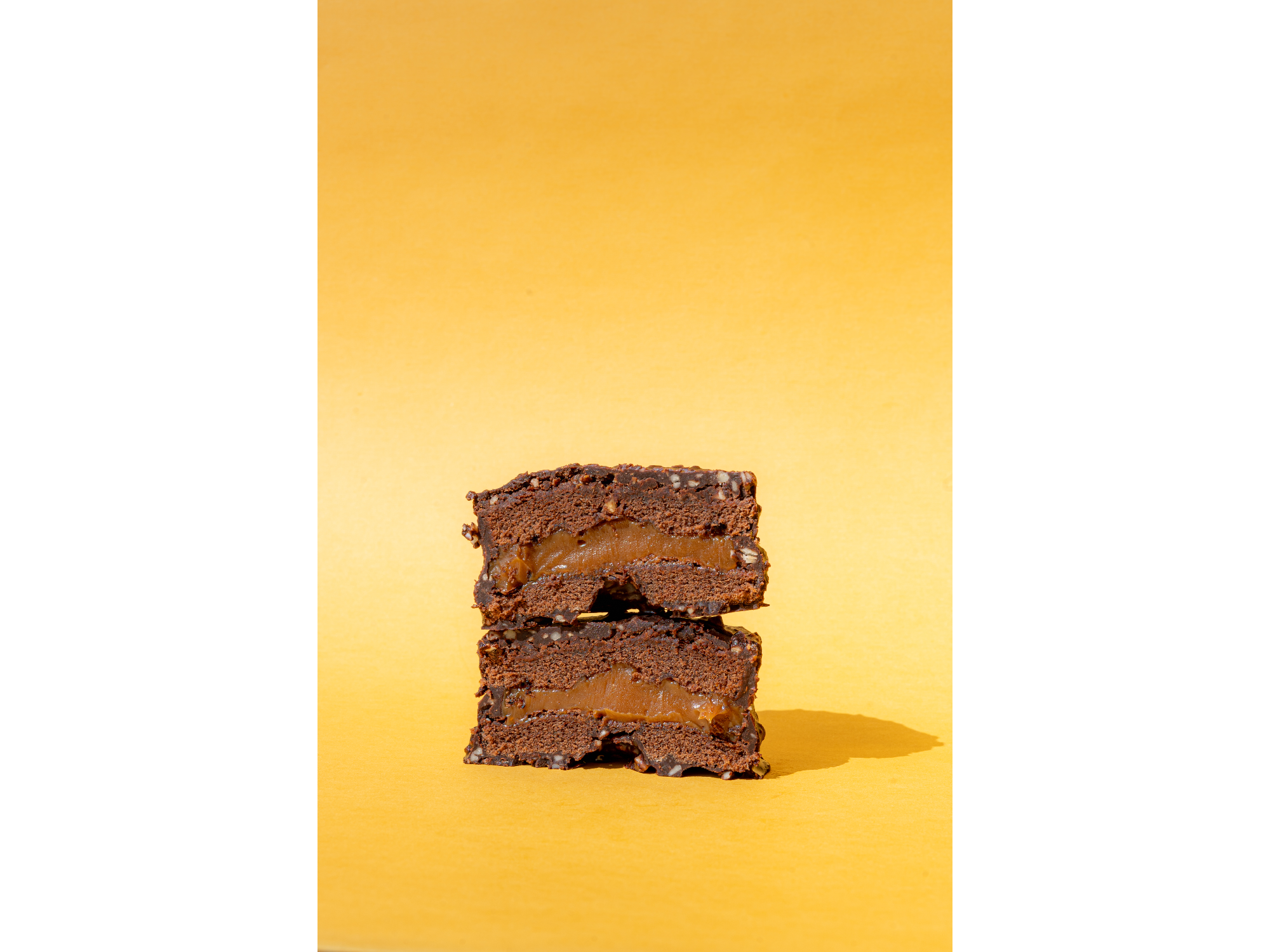 ALFAJOR DE CHOCOLATE CON ALMENDRAS de PANNICO