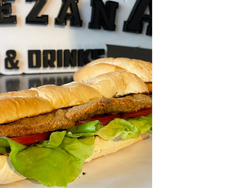 Milanesa de carne con Lechuga y Tomate