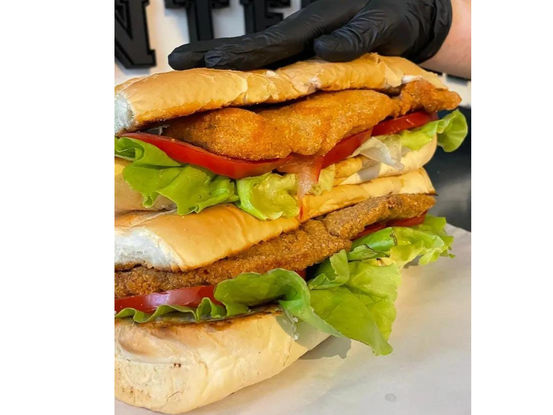 MILA CARNE CHEDAR Y BACON de Antezana burger