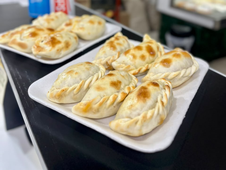 12 empanadas carne o pollo