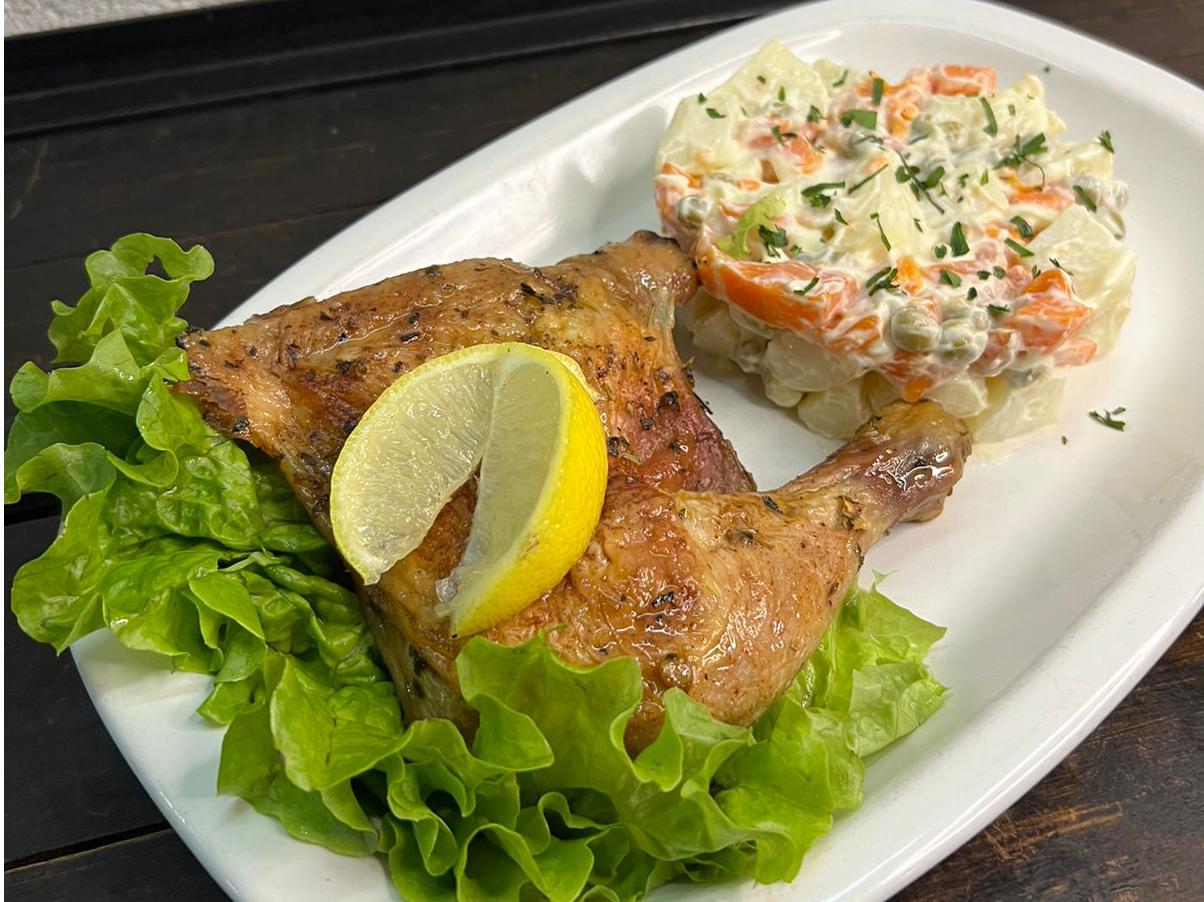 Cuarto de pollo con guarnicion