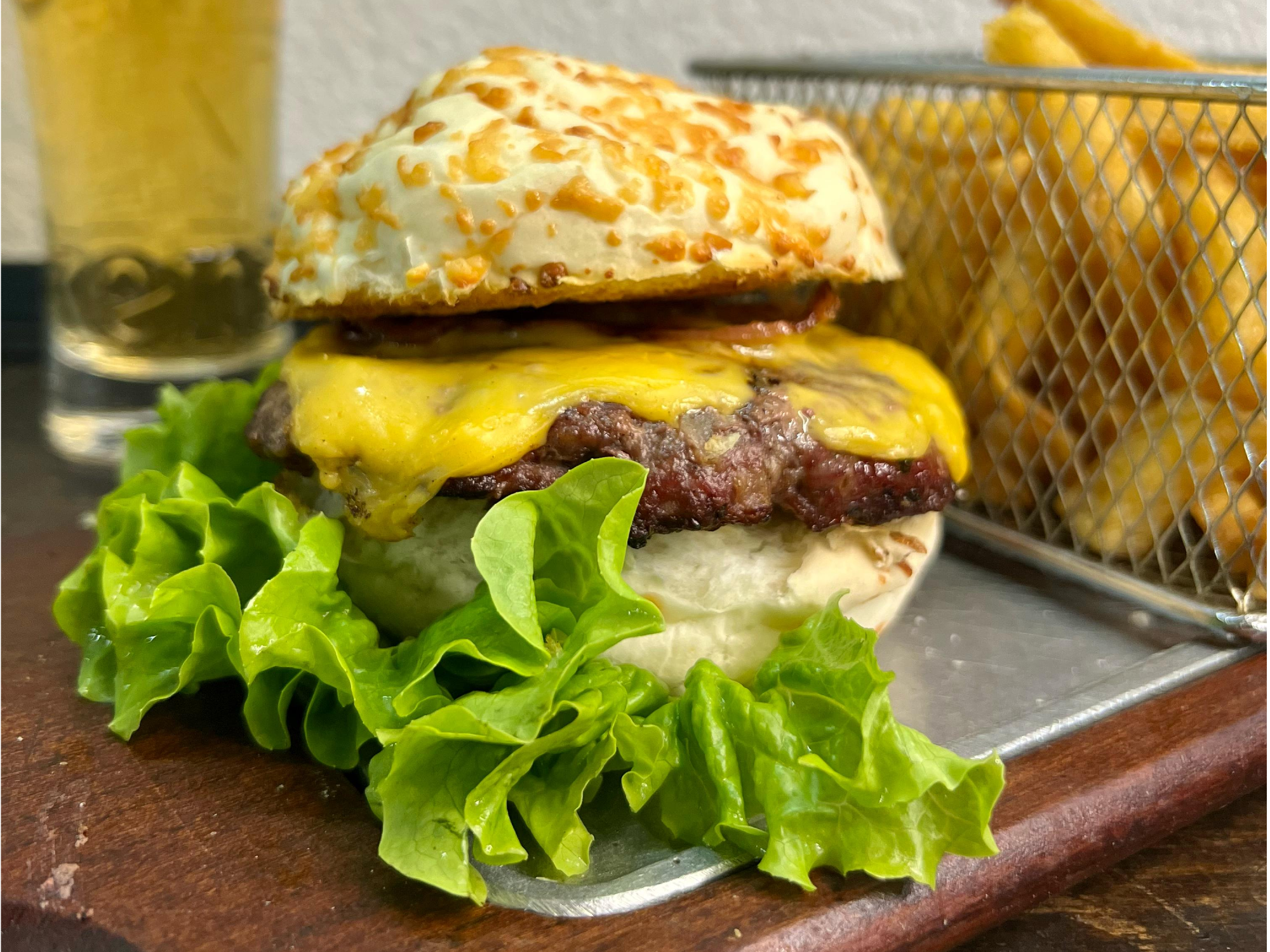 Burguer con cheddar y bacon