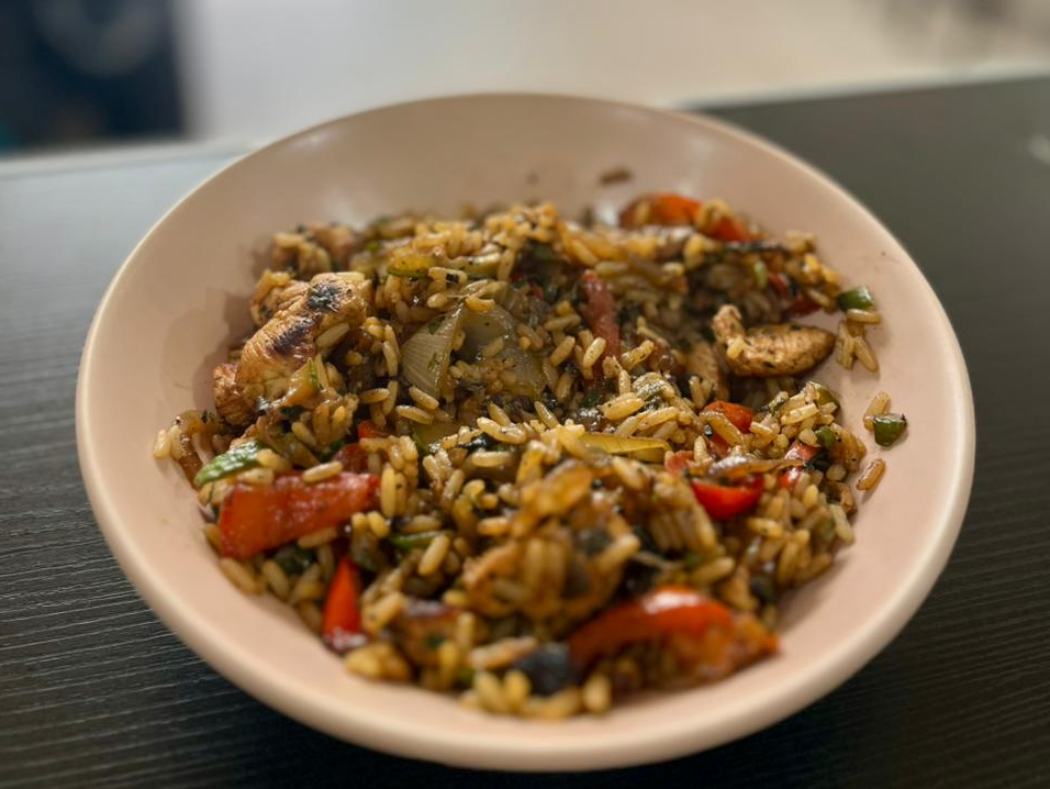 Wok de arroz y pollo