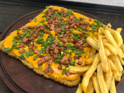 Milapizza con cheddar, verdeo y bacon para 3