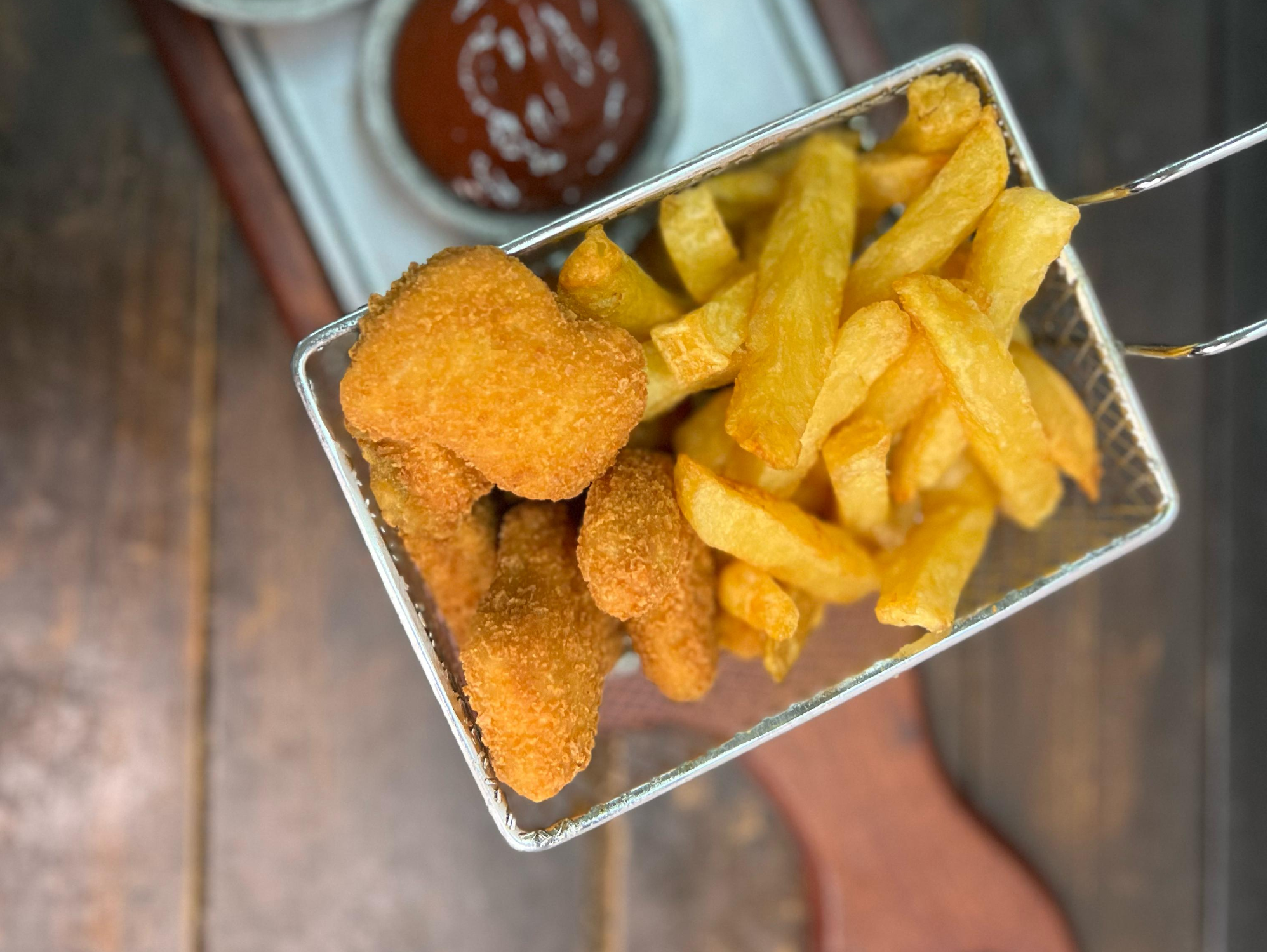 Nuggets con fritas