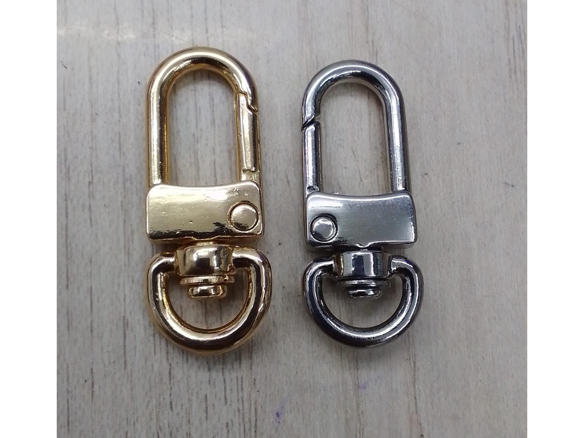 Mosqueton  de 1.cm  tipo candado