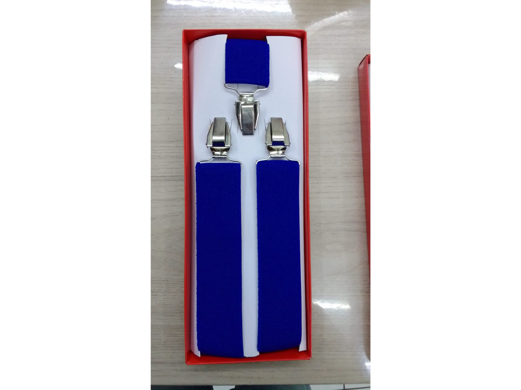 Suspensor en caja premium