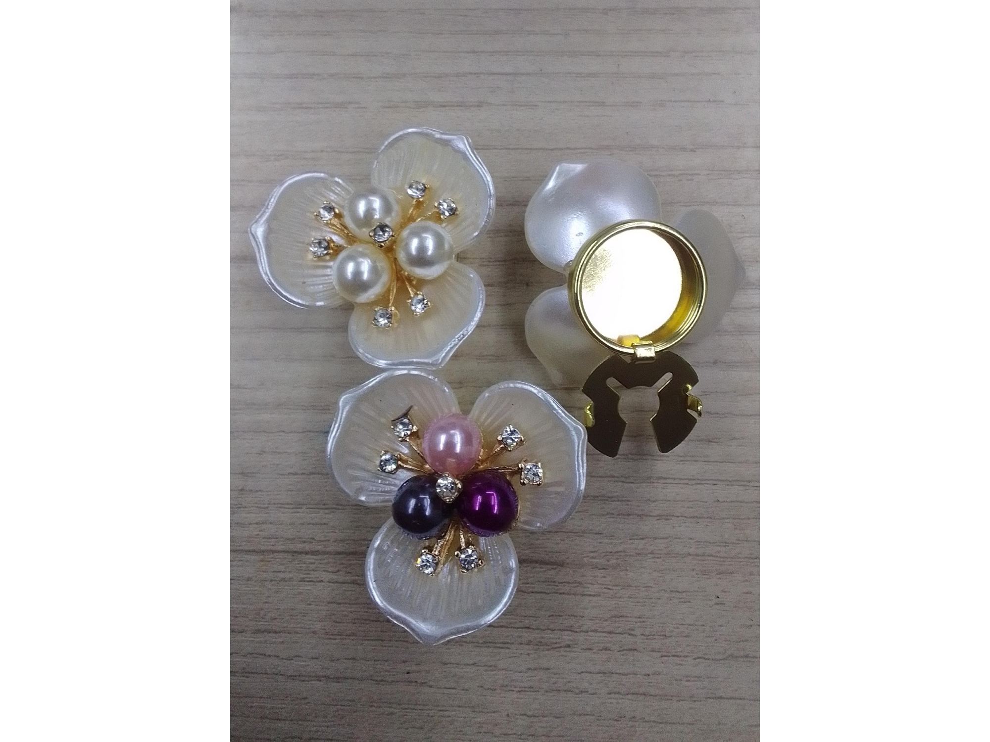 Broche flor para cubrir boton