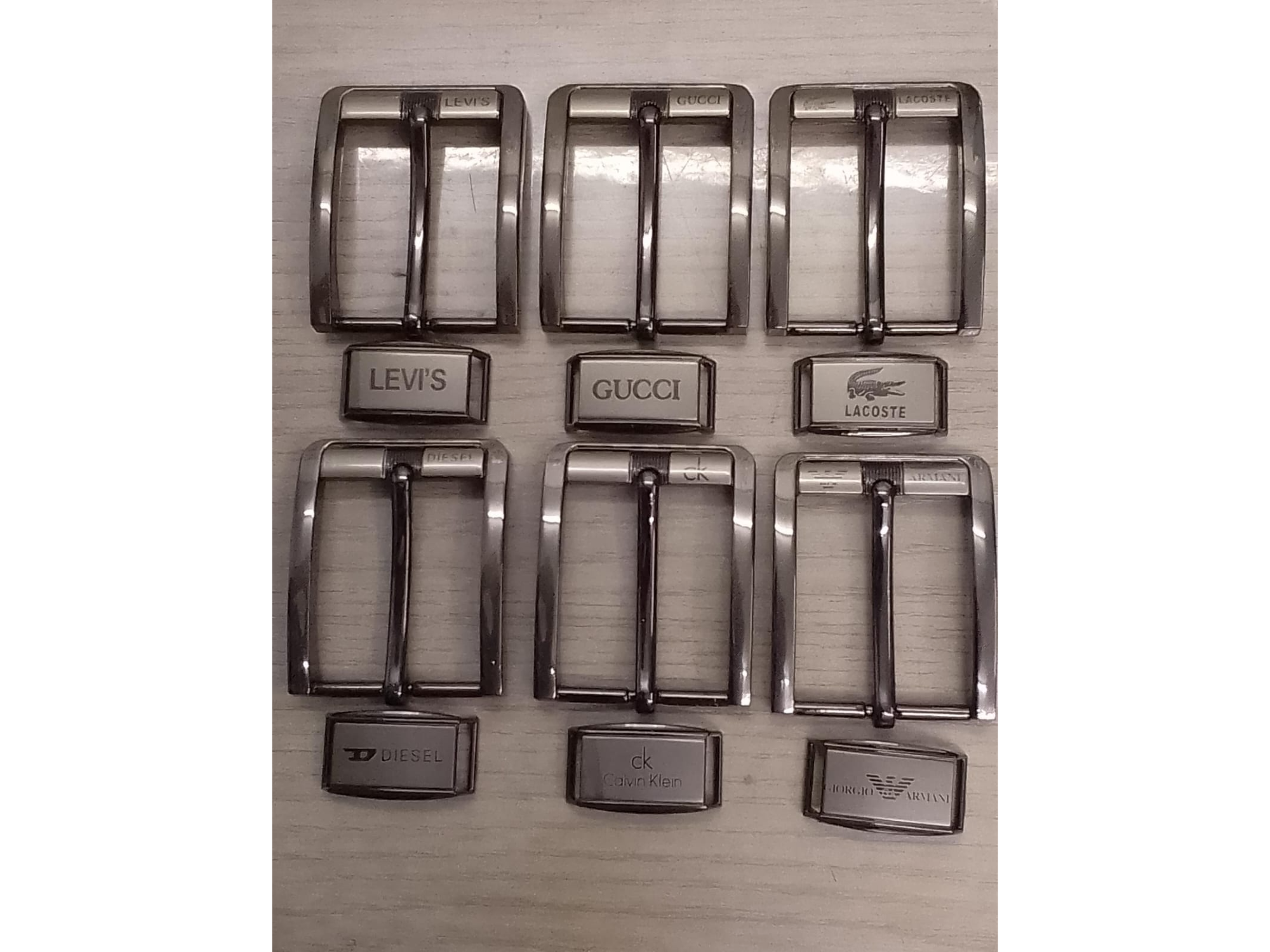 #3 Hebillas Plateado Con Marca 3.5cm