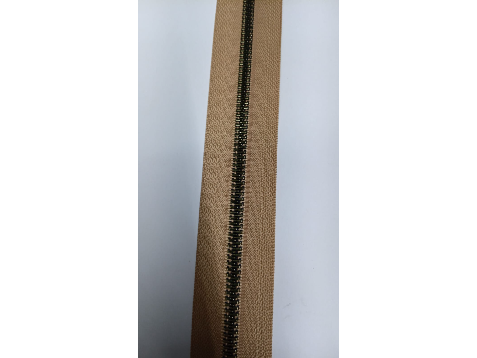 #7 Cierre Beige Diente Dorado #5