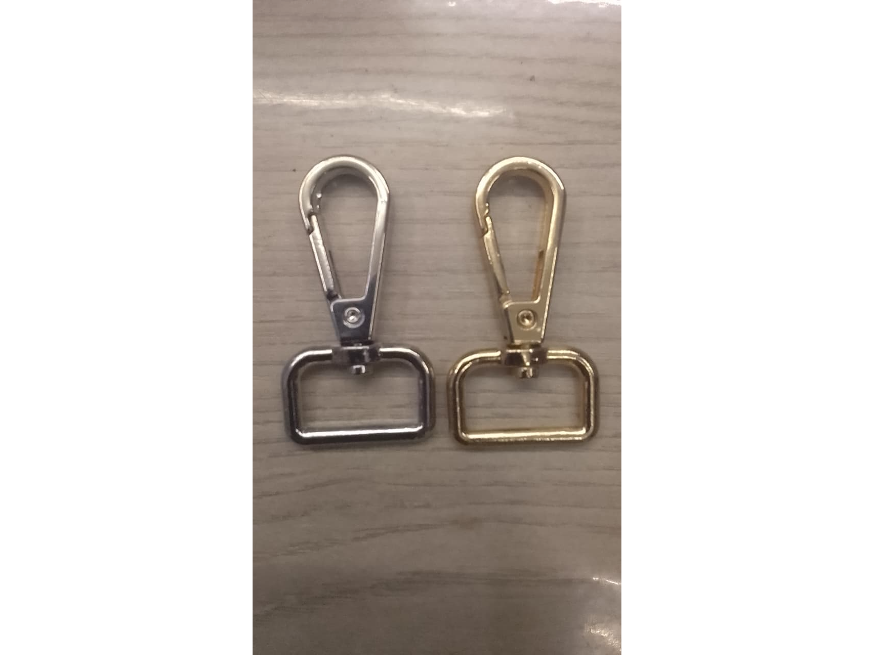 #12 Mosquetones Dorado Níquel