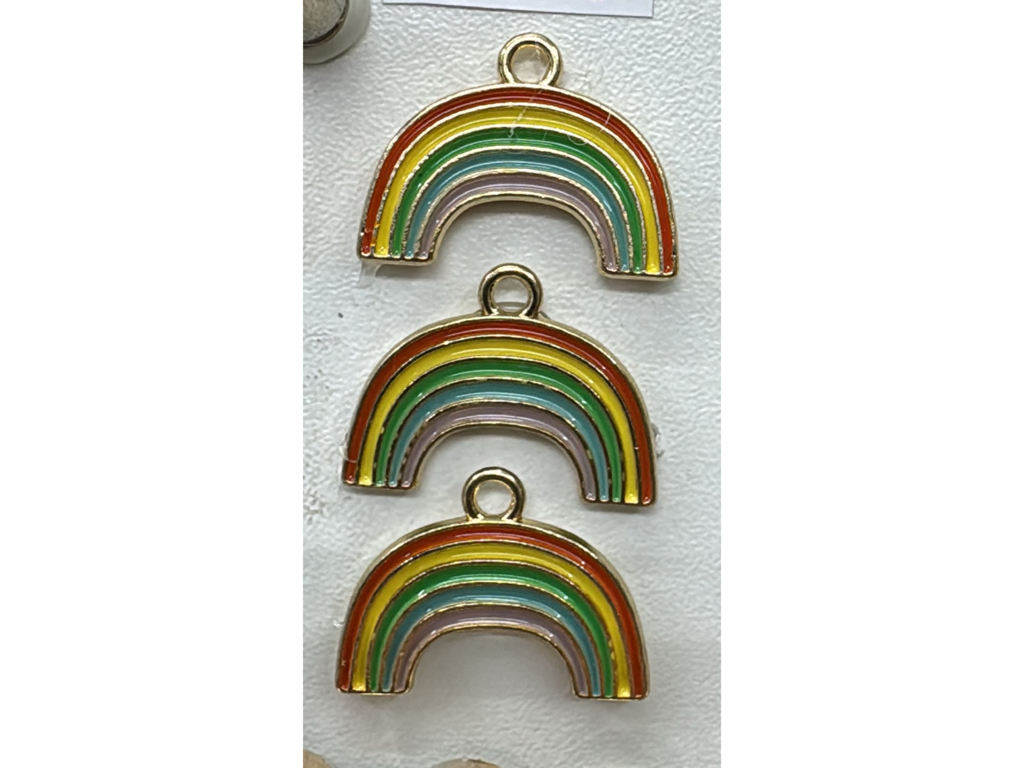 Dijes metal arcoiris