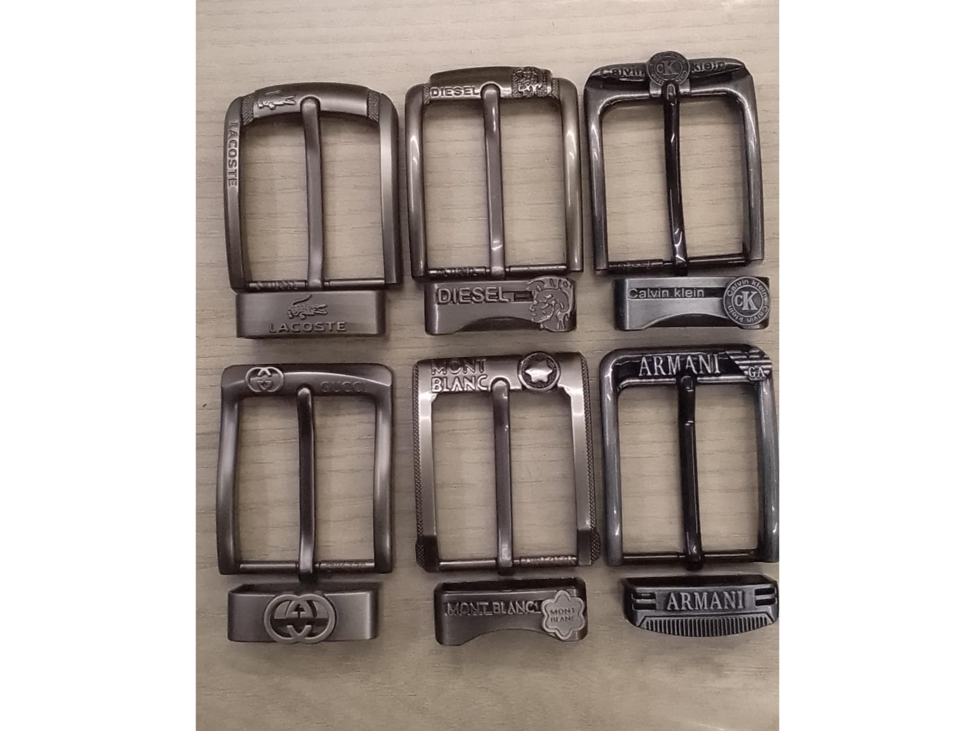 #6 Hebilla Gris Y Negro Con Marca 3.5cm