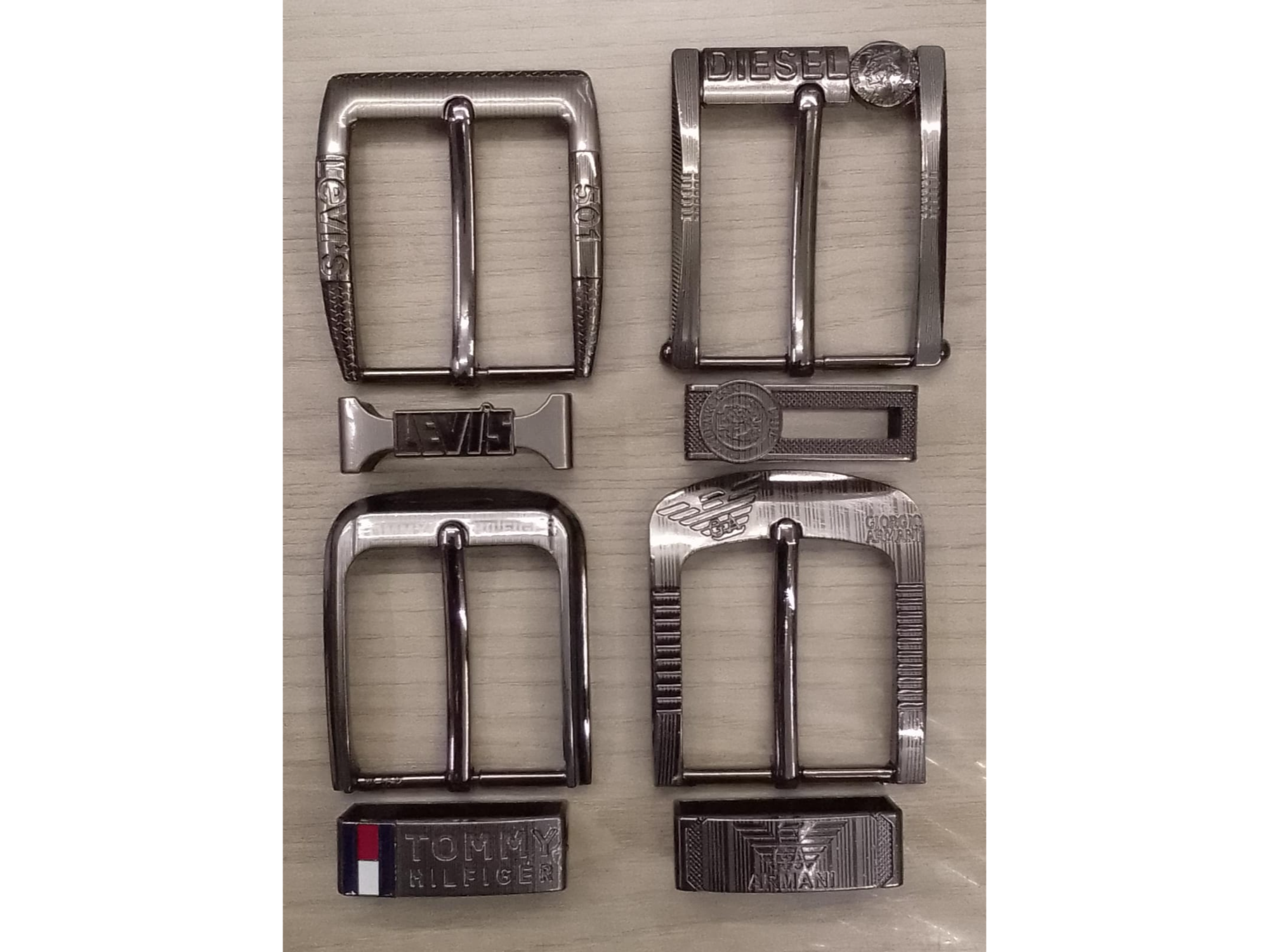 #11 Hebilla Plateada Con Marca 4.5cm peso