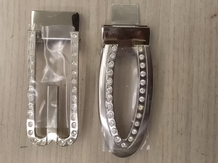 #28 Chapa 2.5cm Para Mujer x docena