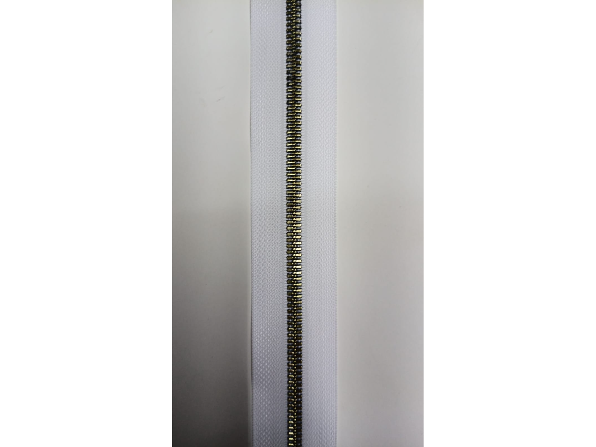 #9 Cierre Blanco Diente Dorado #5