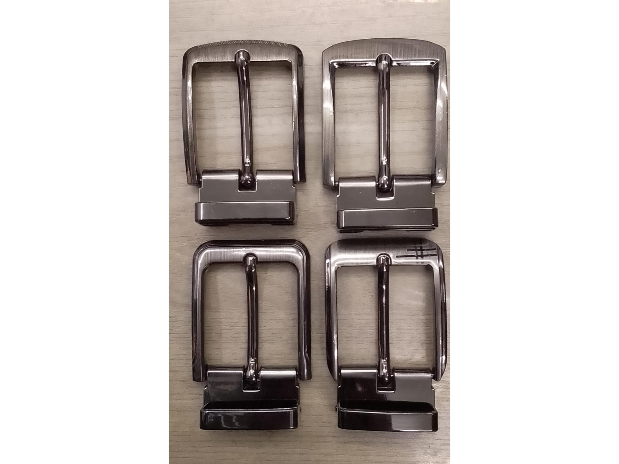 #15 Hebilla Con Diente Níquel 4cm