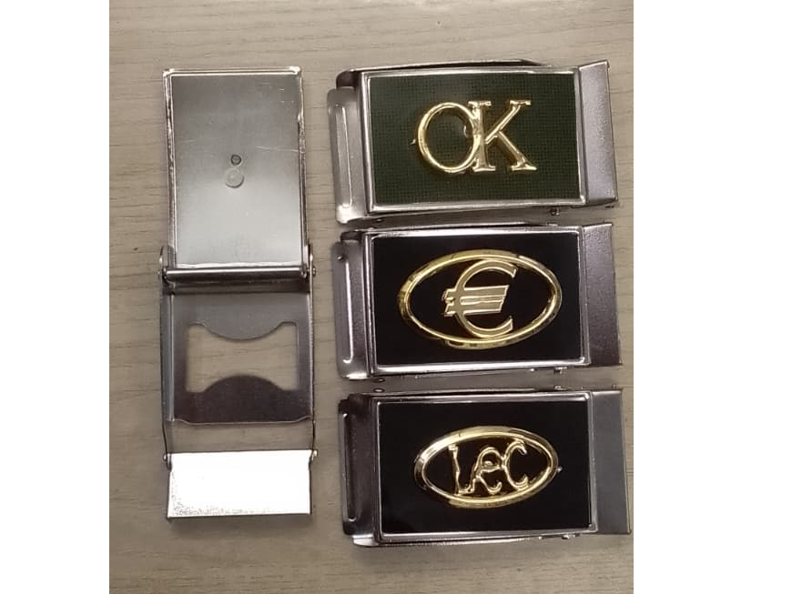 #23 Chapa Destapador Negro Con Diseño 4cm